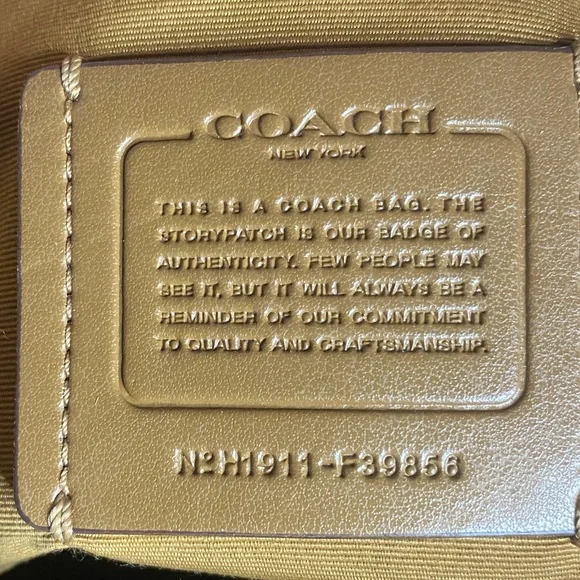 Coach Mustard Yellow Leather Crossbody Bag with Classic Design - Picture 7 of 9